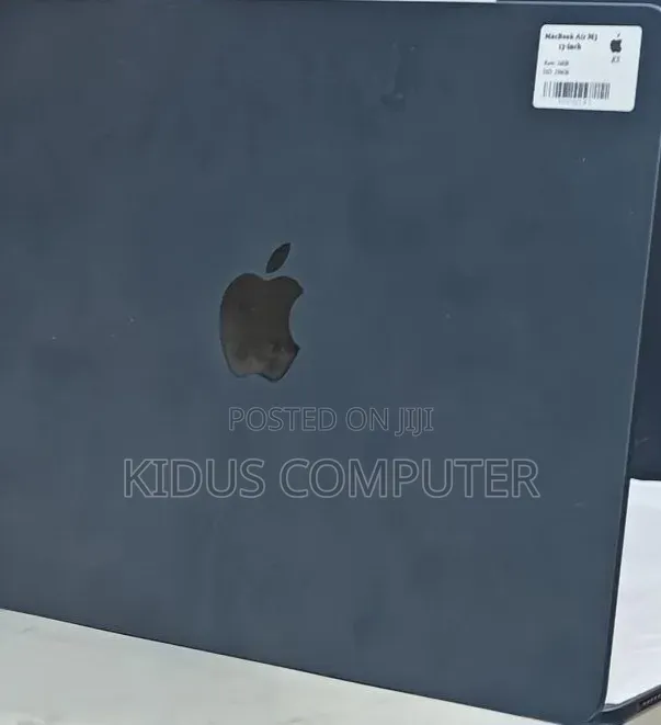 New Laptop Apple MacBook Air 2025 M4 16GB Apple M4 SSD 256GB