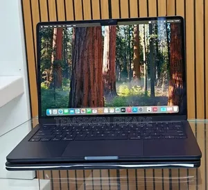 New Laptop Apple MacBook Air 2025 M4 16GB Apple M4 SSD 256GB