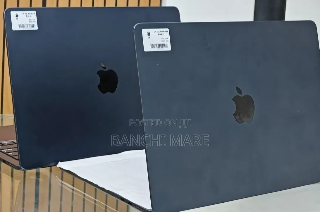 New Laptop Apple MacBook Air 2025 M4 16GB Apple M4 SSD 256GB