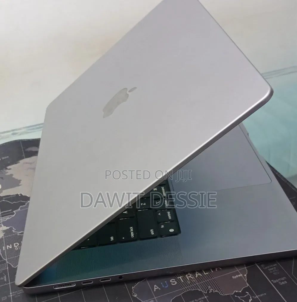 New Laptop Apple MacBook Pro 2021 M1 32GB Apple M1 Pro SSD 512GB