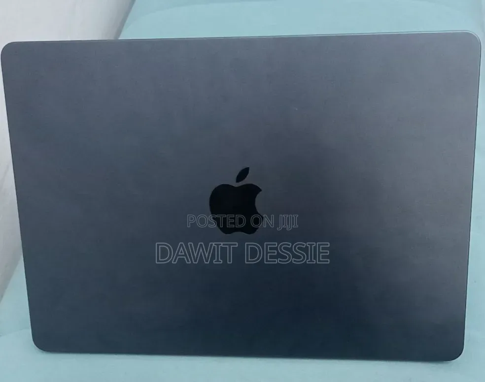 New Laptop Apple MacBook Air 2022 M2 16GB Apple M1 SSD 512GB