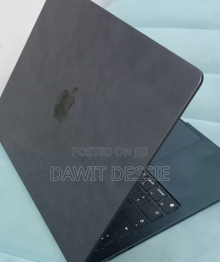 New Laptop Apple MacBook Air 2022 M2 16GB Apple M1 SSD 512GB