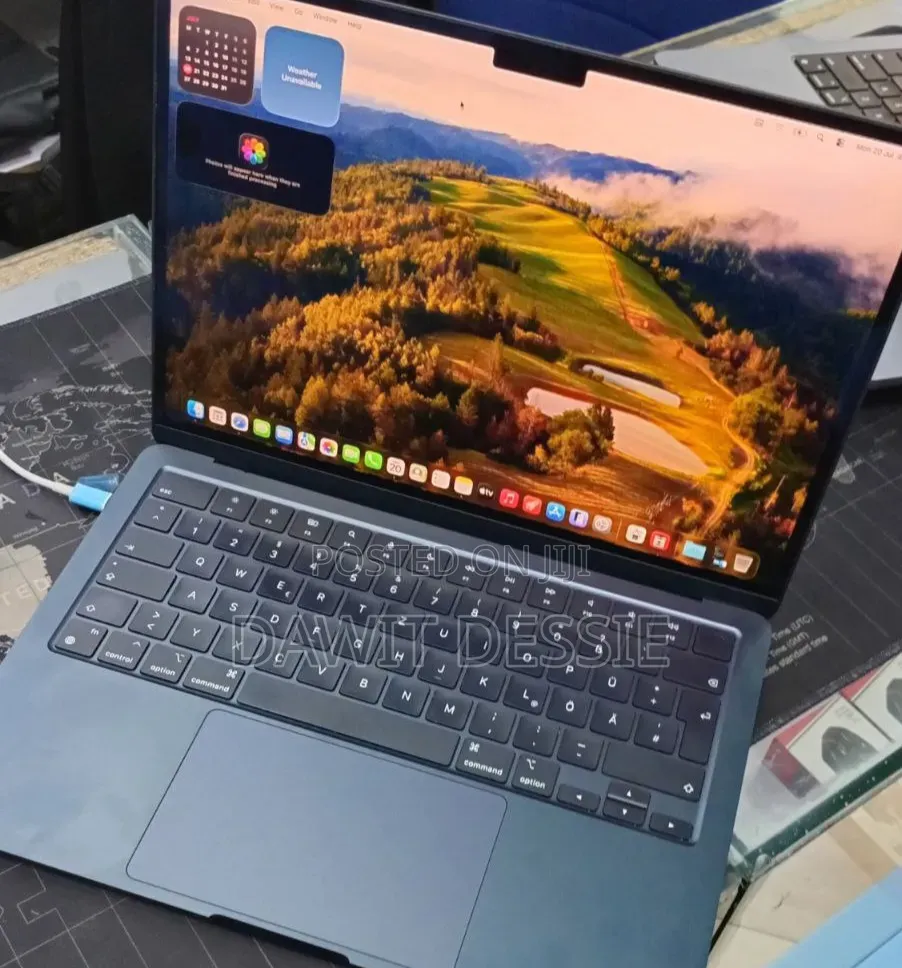 New Laptop Apple MacBook Air 2022 M2 16GB Apple M1 SSD 512GB