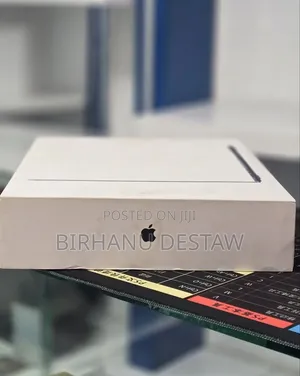 New Laptop Apple MacBook Air 2025 M4 16GB Apple M4 SSD 256GB