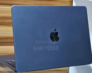 New Laptop Apple MacBook Air 2025 M4 16GB Apple M4 SSD 512GB