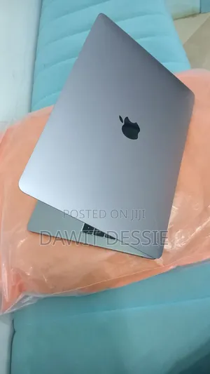 New Laptop Apple MacBook Pro 2017 8GB Intel Core i5 SSD 128GB