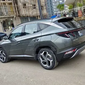 Hyundai Tucson 2022 Green
