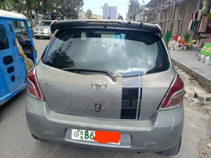 Toyota Yaris 2007 Gray