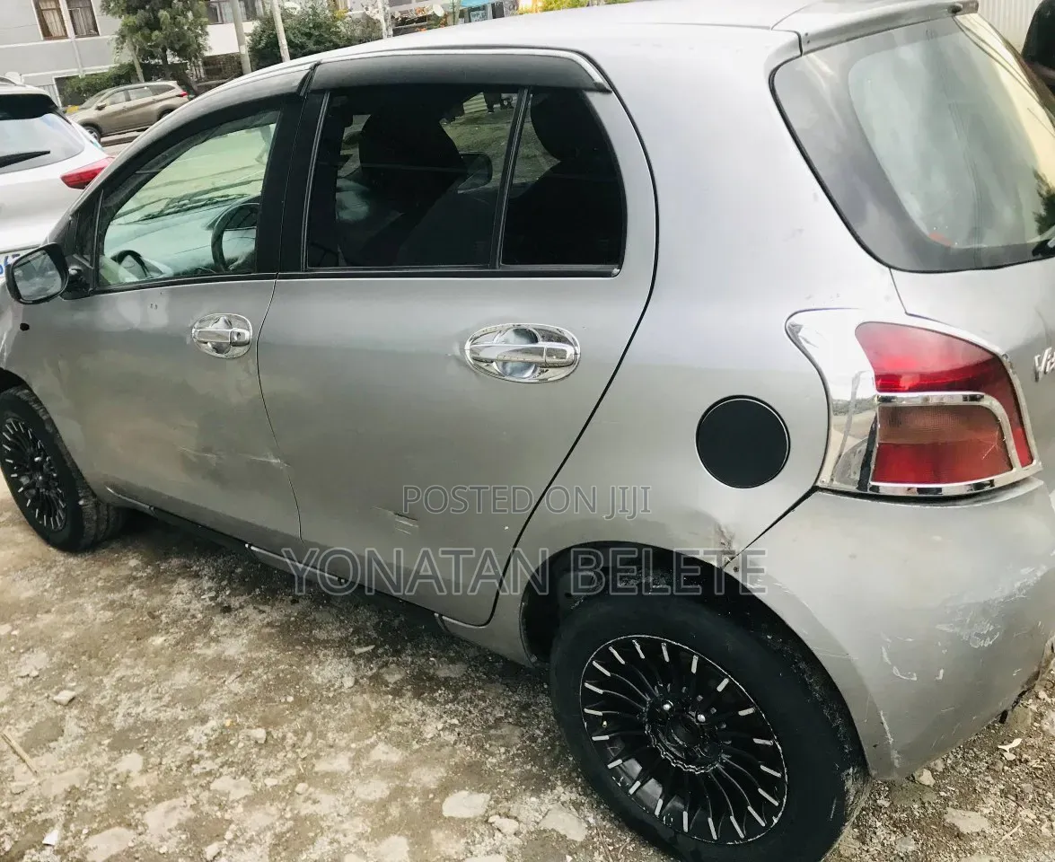 Toyota Yaris 2007 Gray