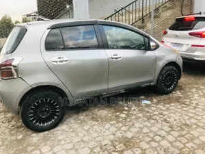 Toyota Yaris 2007 Gray