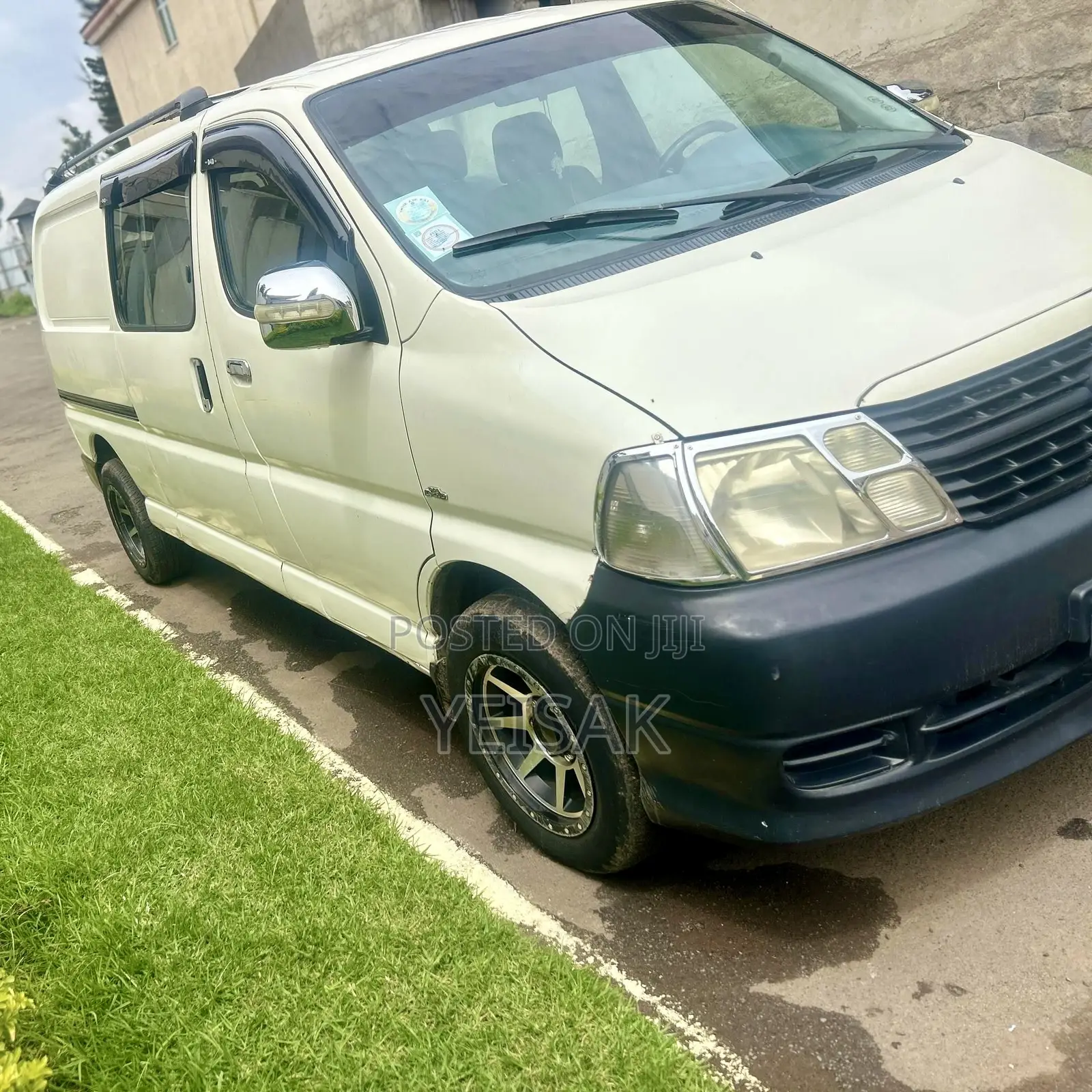 Toyota HiAce 2008 White