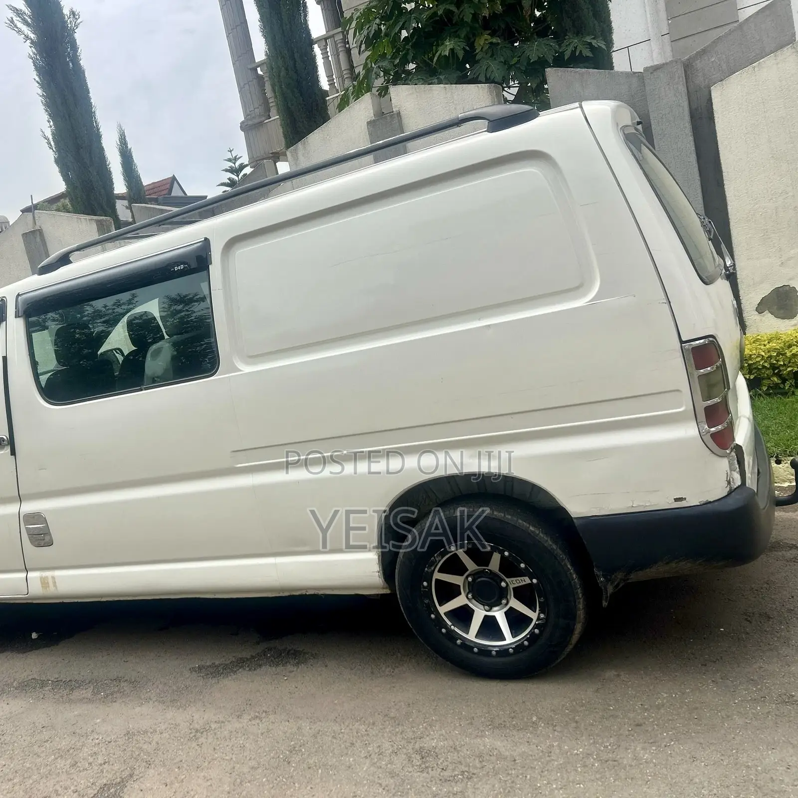 Toyota HiAce 2008 White