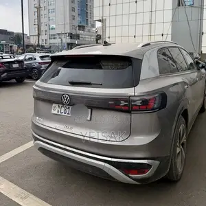 Volkswagen ID.6 2024 Gray