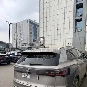 Volkswagen ID.6 2024 Gray