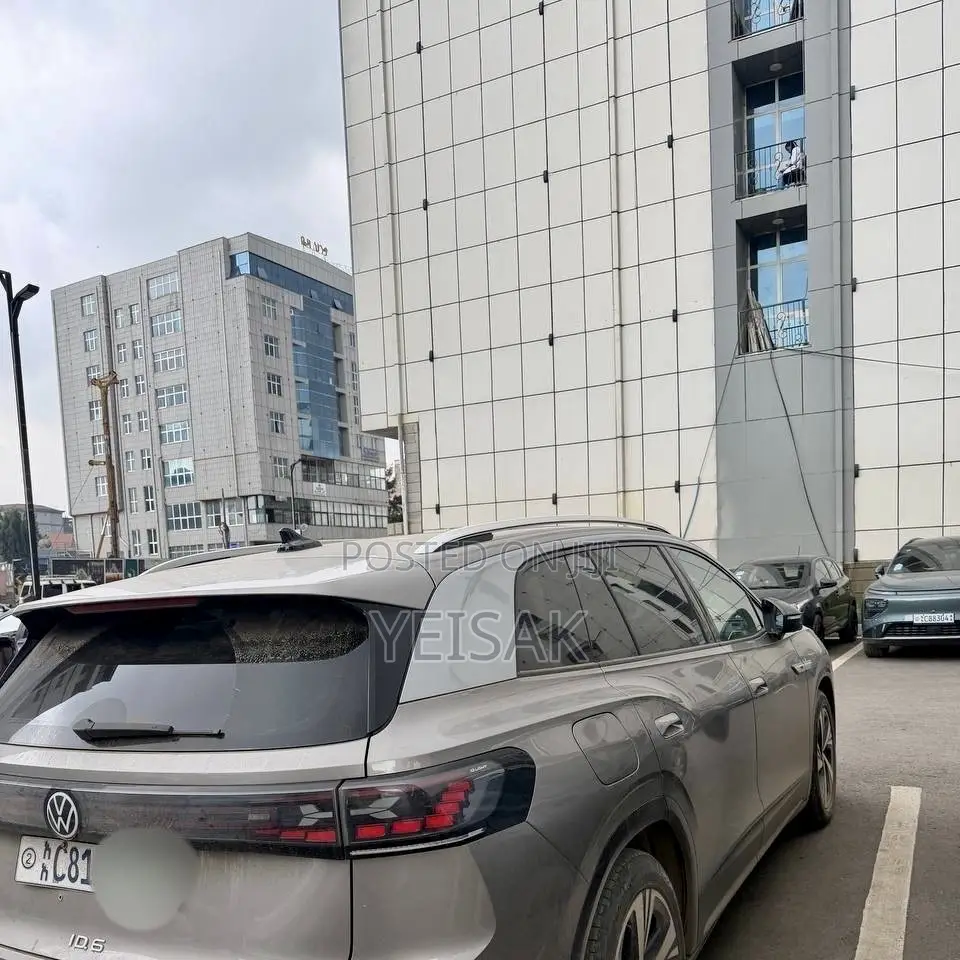 Volkswagen ID.6 2024 Gray
