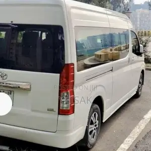 Toyota HiAce 2020 White