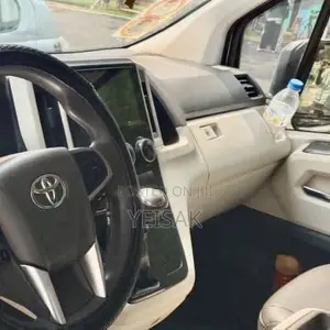 Toyota HiAce 2020 White