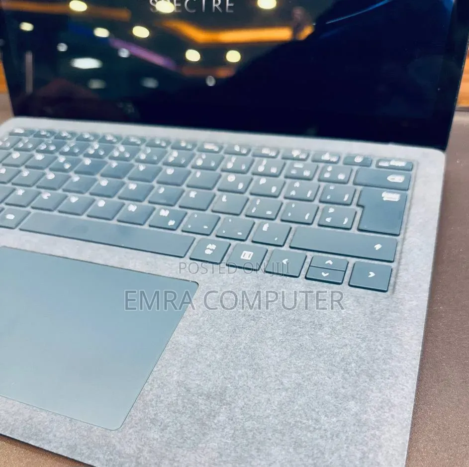 New Laptop Microsoft Surface 16GB Intel Core i7 SSD 256GB