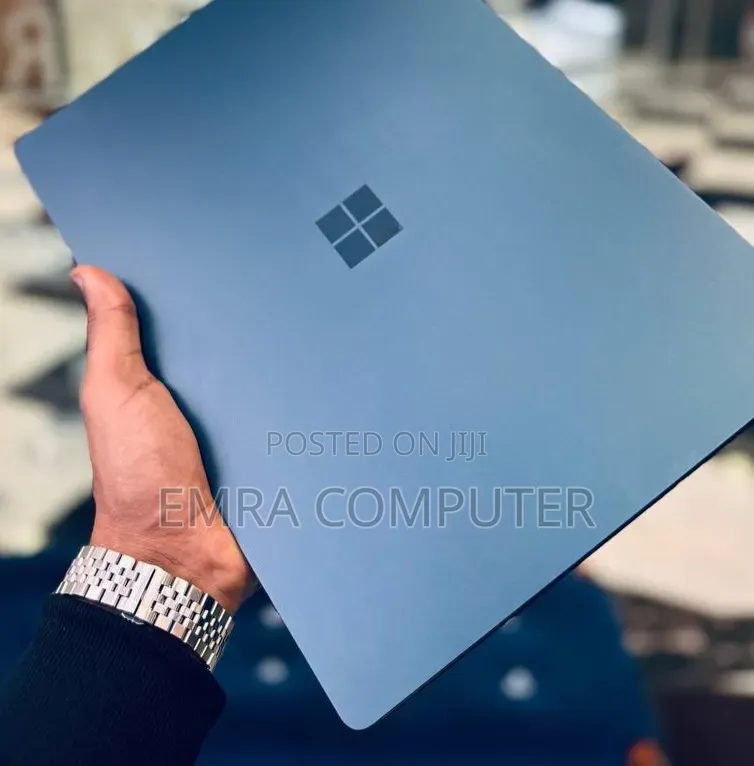 New Laptop Microsoft Surface 16GB Intel Core i7 SSD 256GB