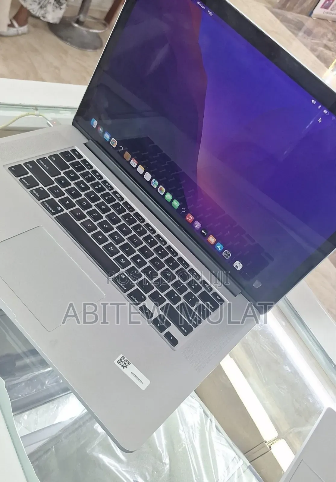 New Laptop Apple MacBook Pro 2015 16GB Intel Core i7 SSD 256GB