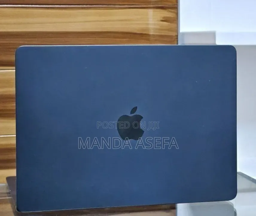 New Laptop Apple MacBook Air 2025 M4 16GB Apple M4 SSD 256GB