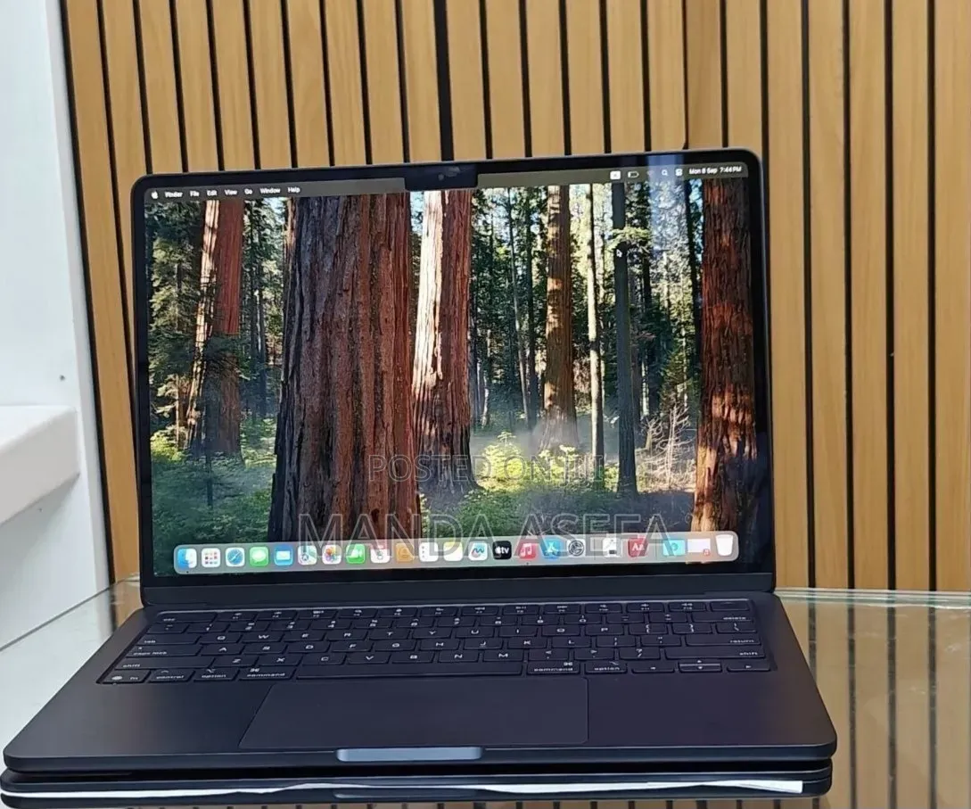 New Laptop Apple MacBook Air 2025 M4 16GB Apple M4 SSD 256GB