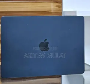 New Laptop Apple MacBook Air 2025 M4 16GB Apple M4 SSD 256GB