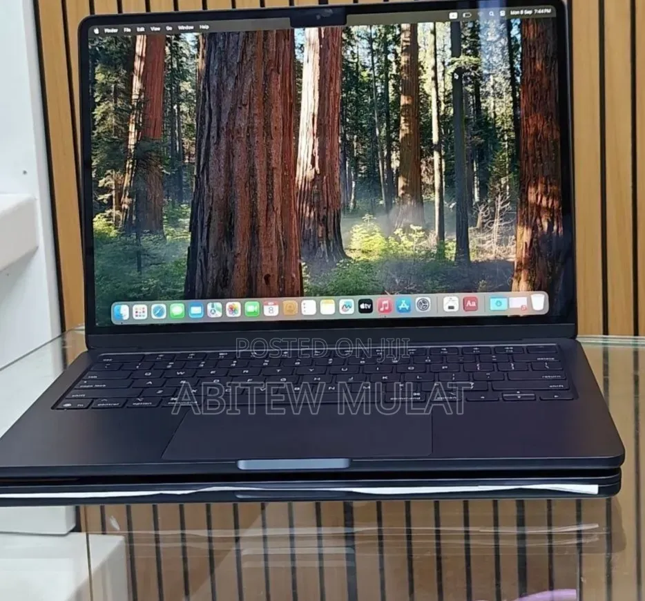 New Laptop Apple MacBook Air 2025 M4 16GB Apple M4 SSD 256GB