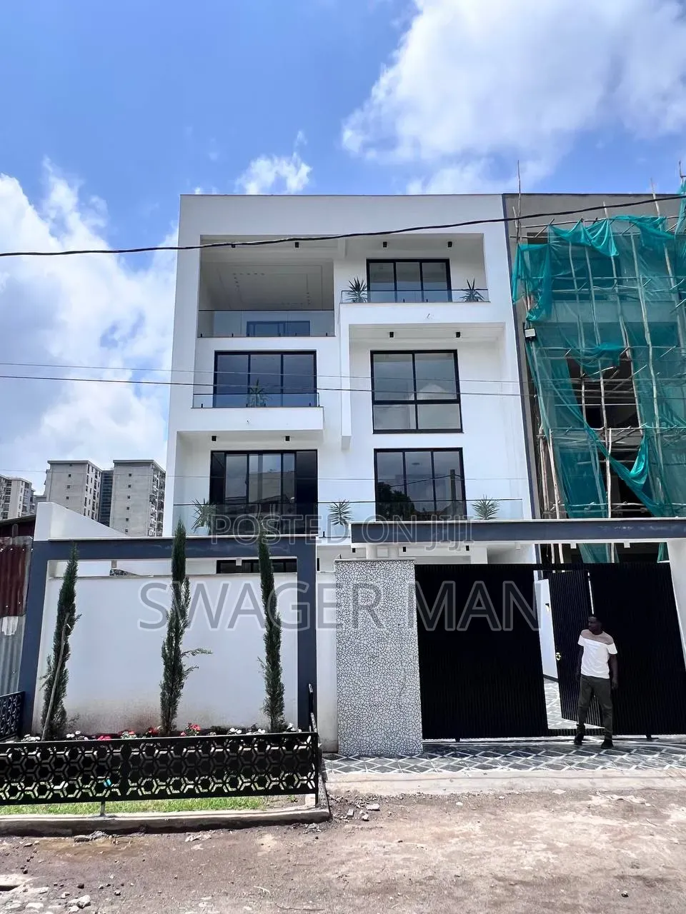 Furnished 10bdrm Townhouse/Terrace in Mari Golagul, Yeka for sale