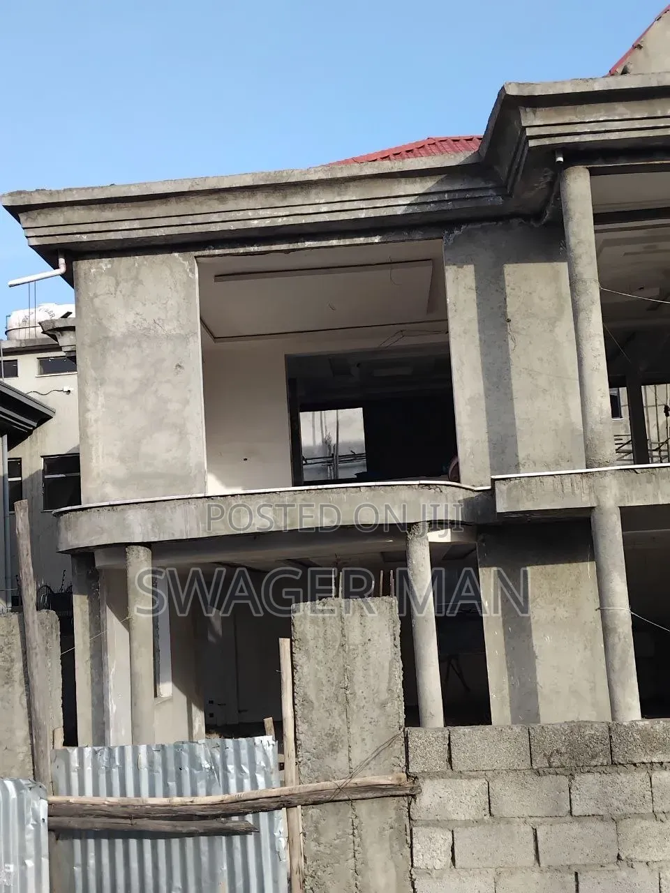 6bdrm Townhouse/Terrace in Roseta, Yeka for sale