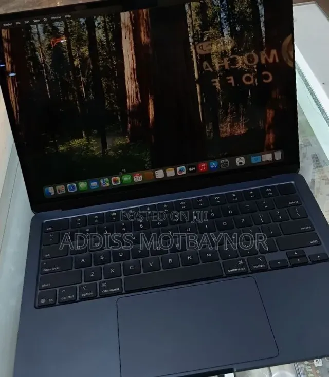 New Laptop Apple MacBook Air 2025 M4 16GB Apple M4 SSD 256GB