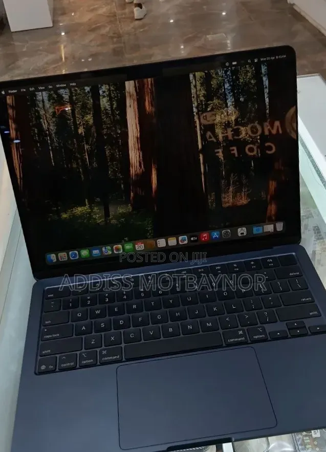 New Laptop Apple MacBook Air 2025 M4 16GB Apple M4 SSD 256GB