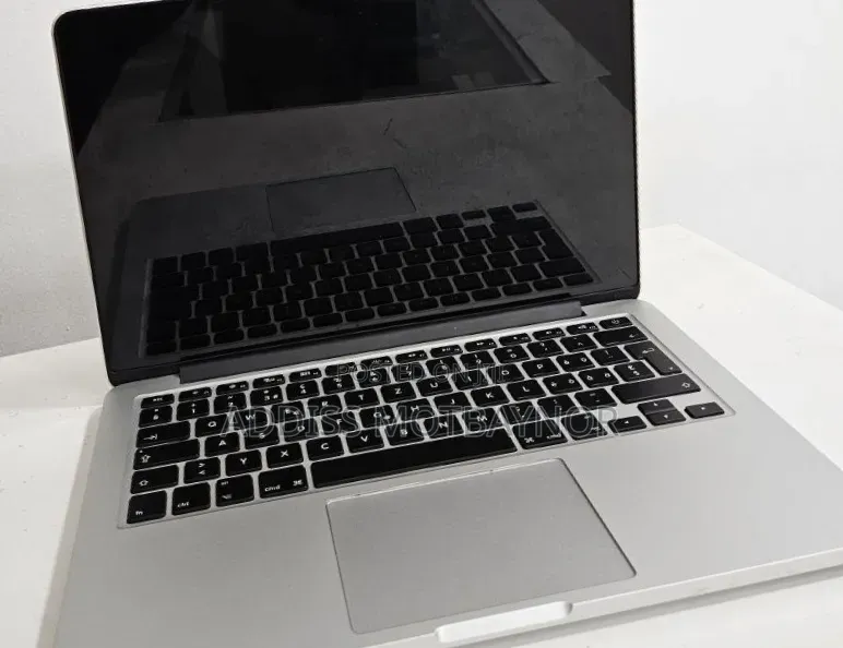 New Laptop Apple MacBook 2015 8GB Intel Core i7 SSD 256GB