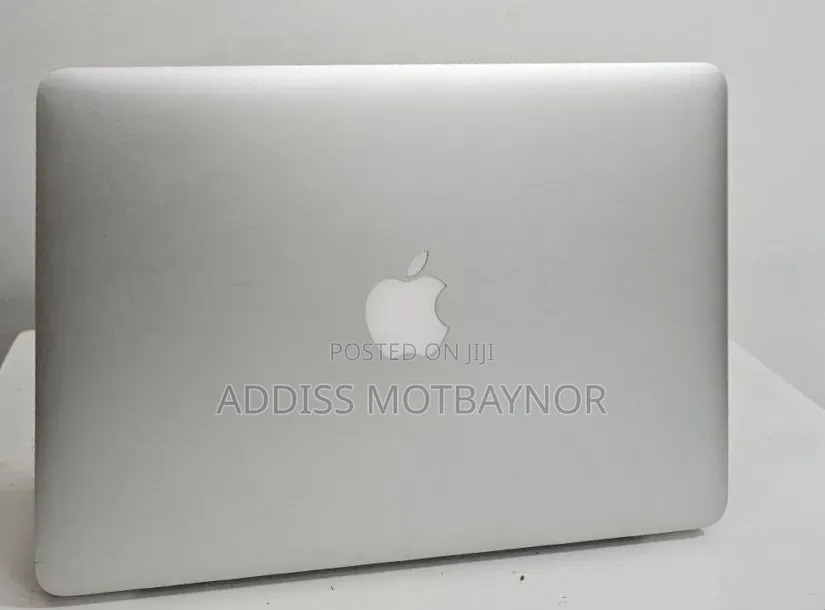 New Laptop Apple MacBook 2015 8GB Intel Core i7 SSD 256GB