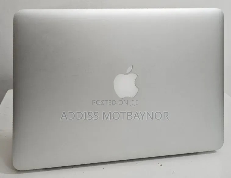 New Laptop Apple MacBook 2015 8GB Intel Core i7 SSD 256GB
