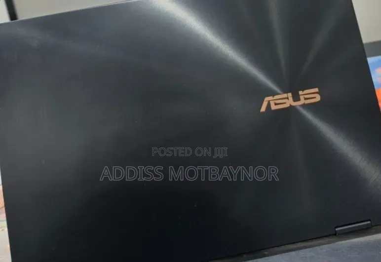 New Laptop Asus ZenBook UX305FA 16GB Intel Core i7 SSD 512GB