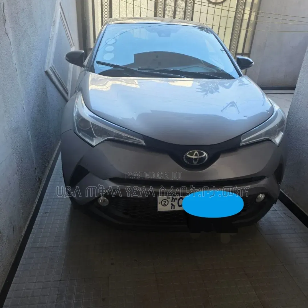 Toyota C-HR 2020 Gray