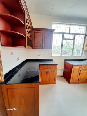 Furnished 6bdrm Villa in Ayat Zone Inside, Yeka for sale