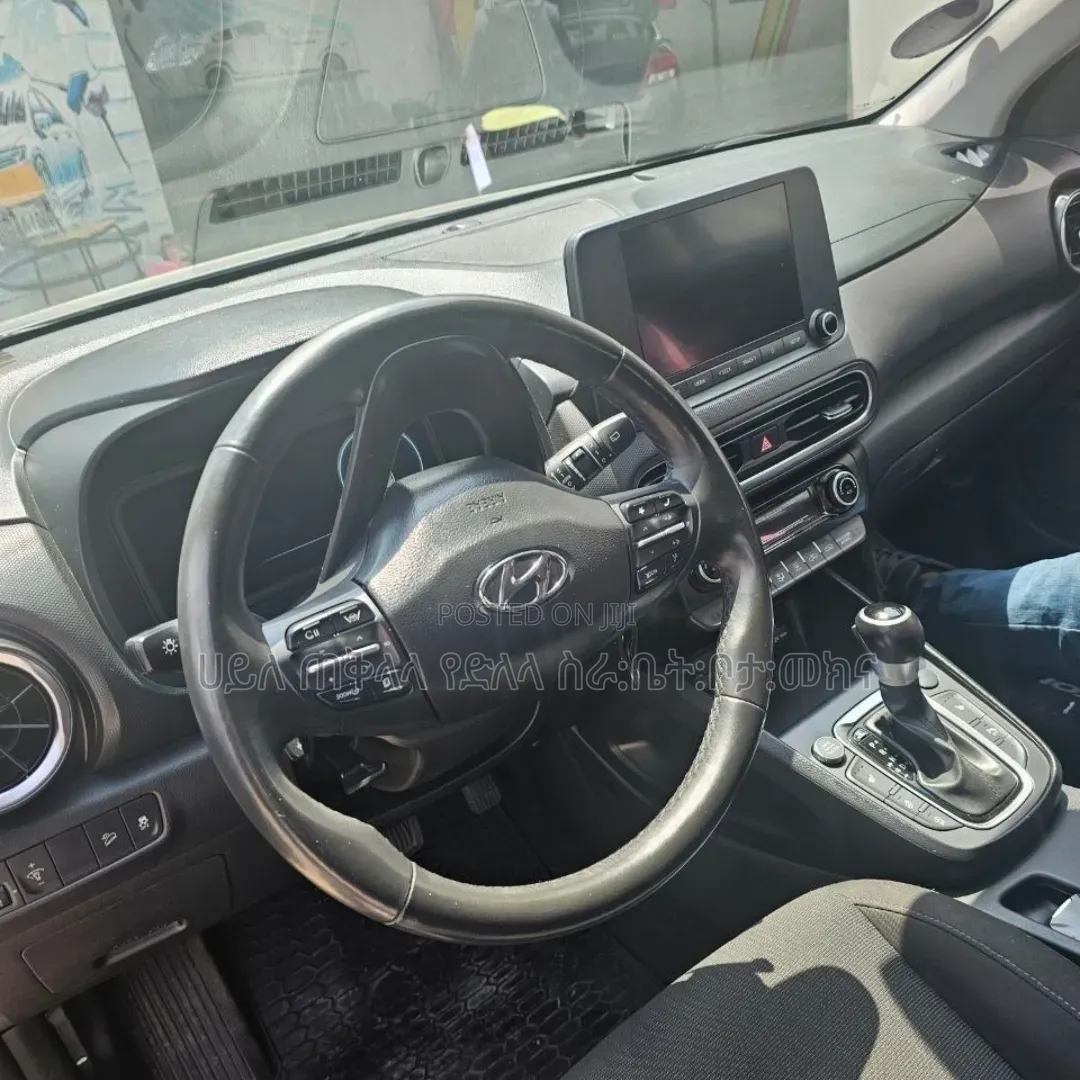 Hyundai Kona 2022 Maroon
