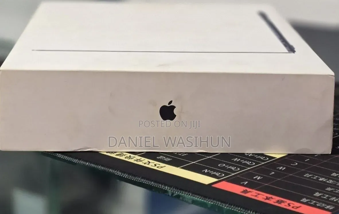 New Laptop Apple MacBook Air 2025 M4 16GB Apple M4 SSD 256GB