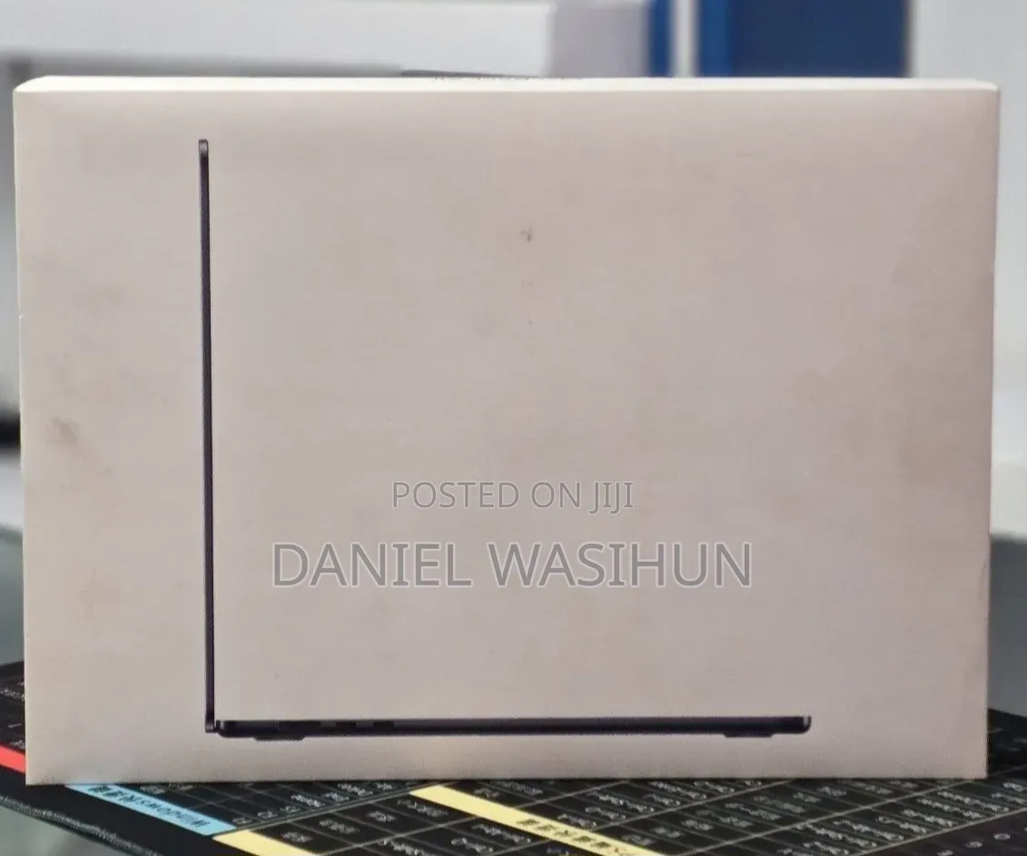 New Laptop Apple MacBook Air 2025 M4 16GB Apple M4 SSD 256GB