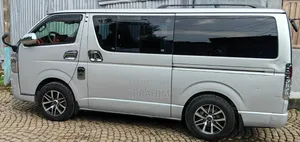 Toyota Grand HiAce 2002 Silver
