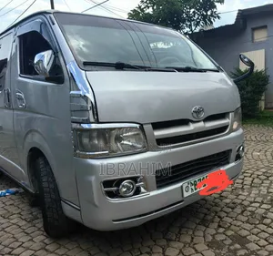 Toyota Grand HiAce 2002 Silver