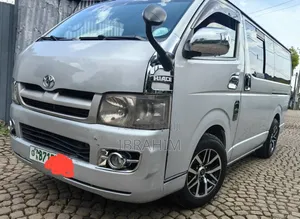 Toyota Grand HiAce 2002 Silver