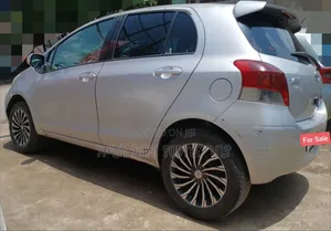 Toyota Yaris 2010 Silver