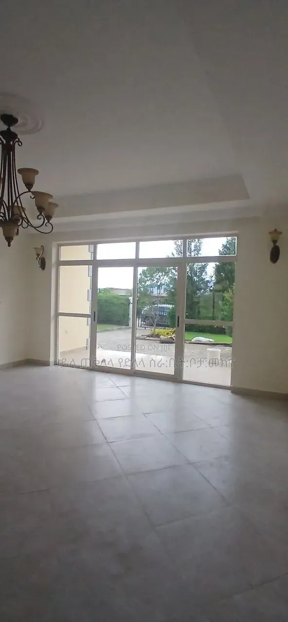 Furnished 7bdrm Villa in Ccd Realstate Inside, Oromia-Finfinne for sale