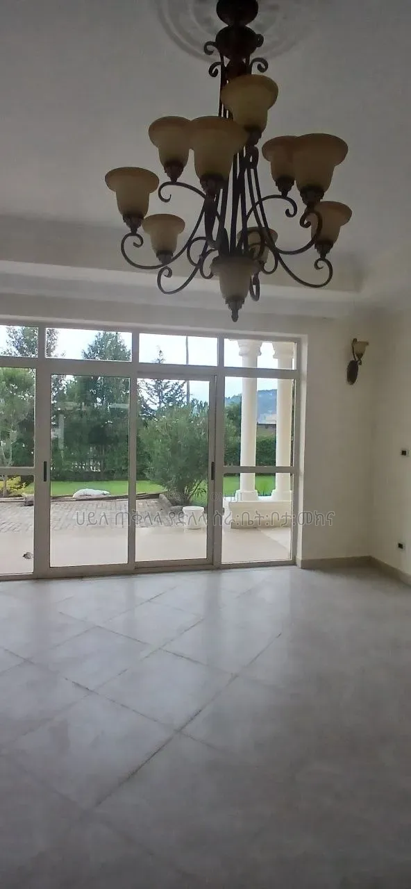 Furnished 7bdrm Villa in Ccd Realstate Inside, Oromia-Finfinne for sale