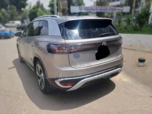 Volkswagen ID.6 2024 Gray