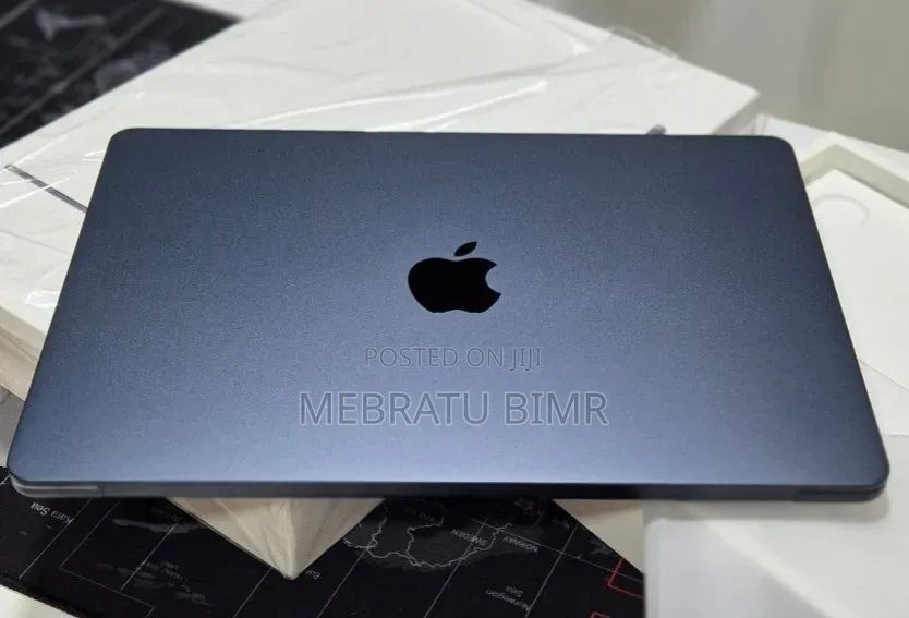 New Laptop Apple MacBook Air 2022 M2 8GB Apple M2 SSD 256GB