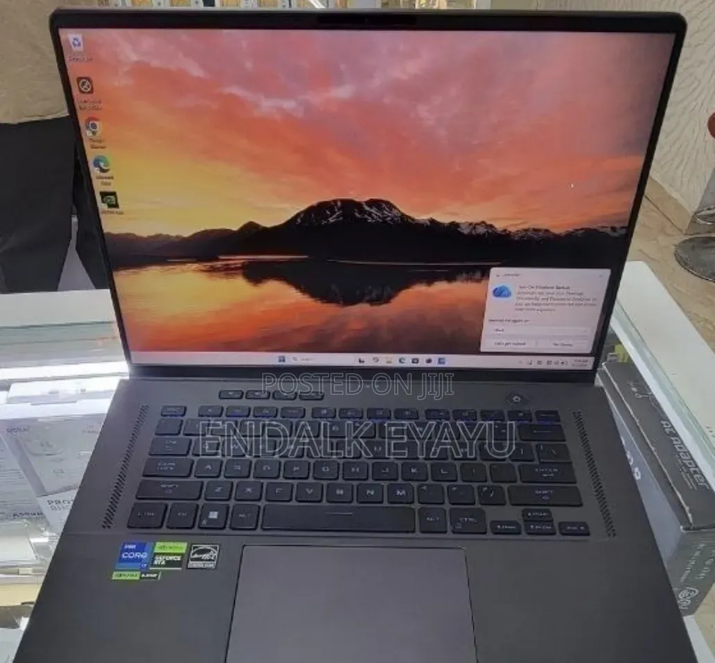 New Laptop Asus ROG Zephyrus G16 16GB Intel Core i7 SSD 512GB
